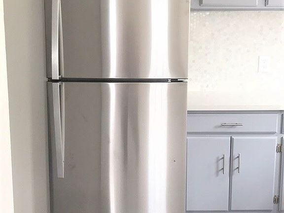 3rd image of 2309 E 7th St APT 05
