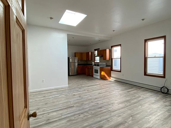 3rd image of 8794 16th Ave #2NDFLOOR