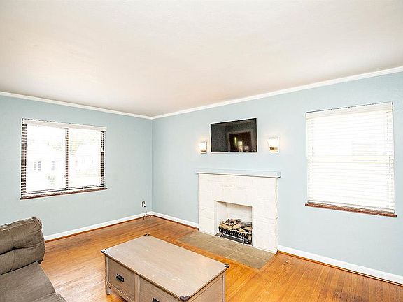 5th image of 3550 Madison Park Ave