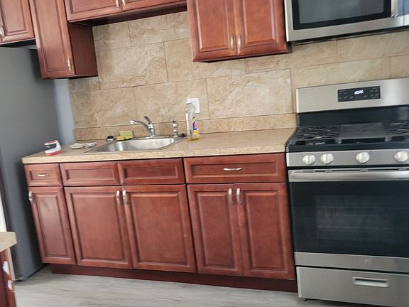 4th image of 210 N 54th St Floor 3