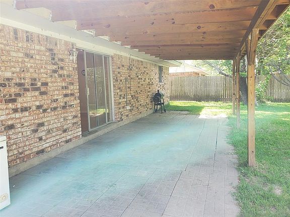 3rd image of 340 Cheyenne Dr