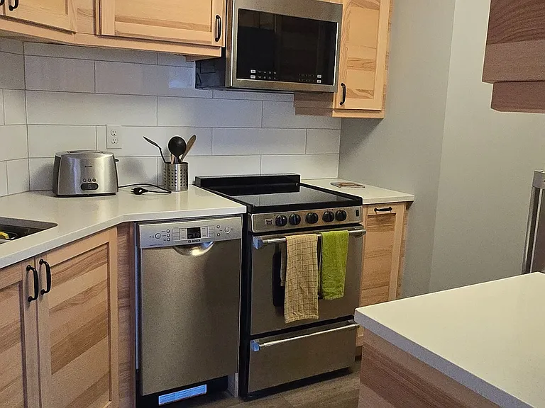 175 Hunter St E #404 — Photo 12