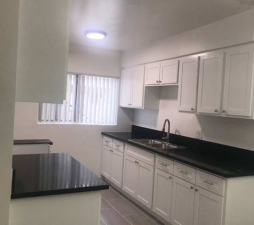 2nd image of 4525 Santa Rosalia Dr APT 9