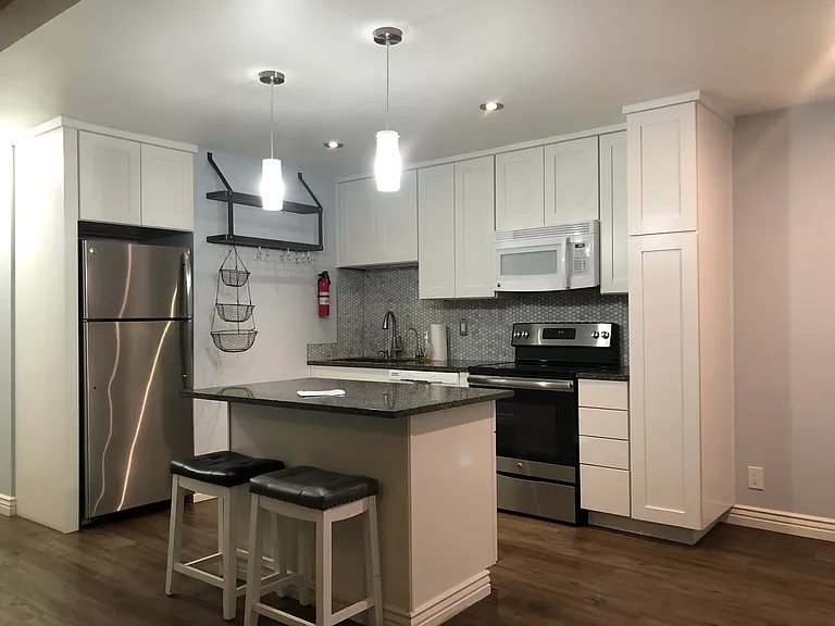 1050 W Beaver Creek Blvd #B — Photo 2