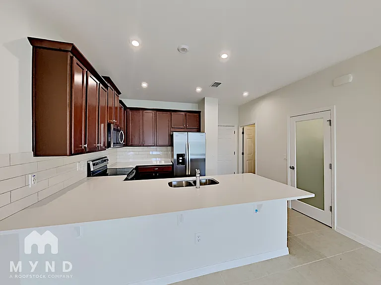8831 Herencia Aly — Photo 7