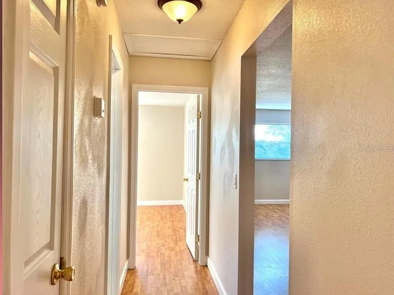 209 Avenue B SE — Photo 11