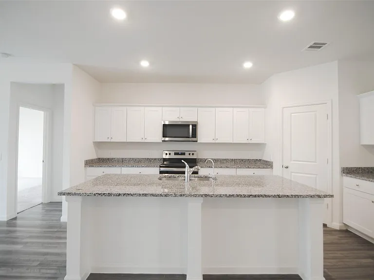 1052 Water Oak Ln — Photo 5