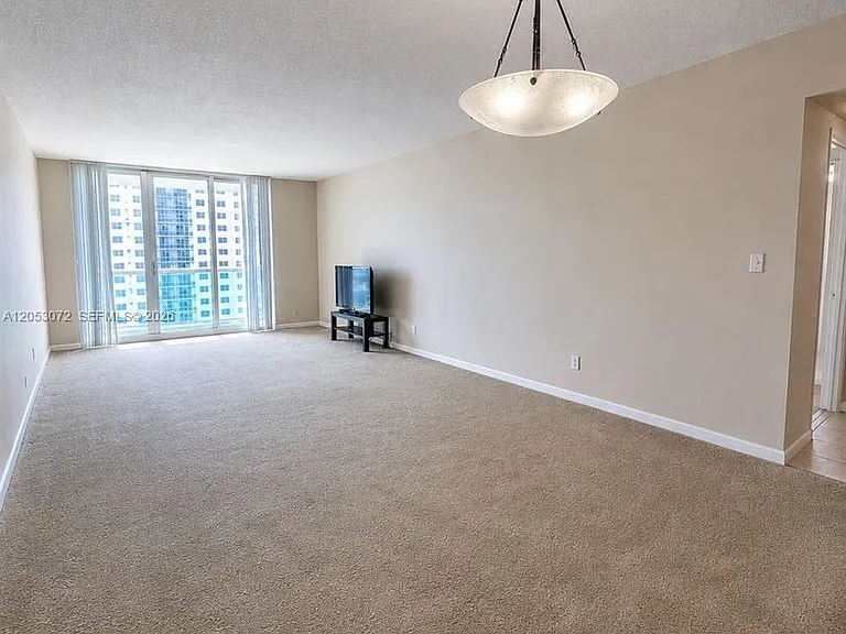 19380 Collins Ave #910 — Photo 6