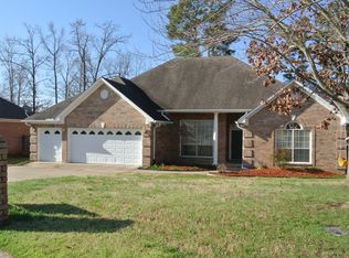 24 Sugarloaf Loop, Maumelle, AR 72113