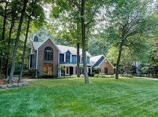 2125 S Parkside Dr, New Berlin, WI 53151