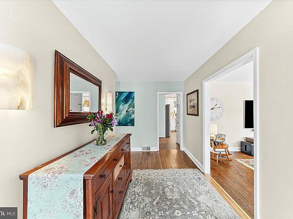 5th image of 513 Waln Rd