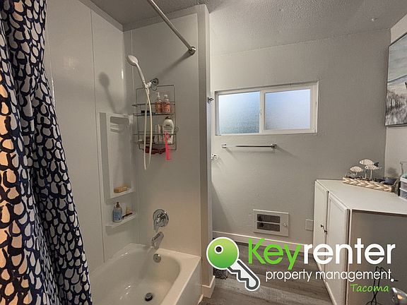 3rd image of 228 E 62nd St