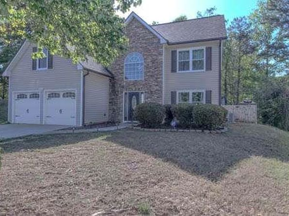 6879 Smoke Ridge Dr, College Park, GA 30349