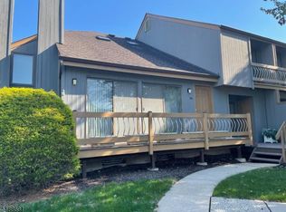 96 Sycamore Ct, Basking Ridge, NJ 07920