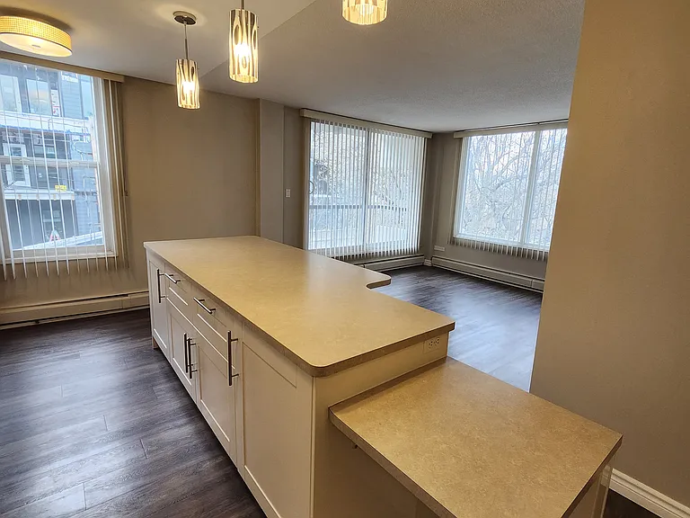 2315 14a St SW — Photo 6