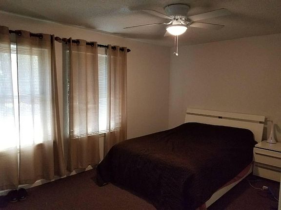5th image of 156 N Wilshire Dr