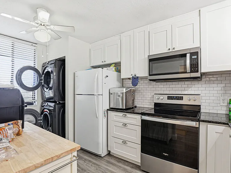 2424 W Tampa Bay Blvd #M404 — Photo 4