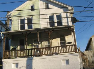 40 Half Maple 1/2 St, Ephrata, PA 17522