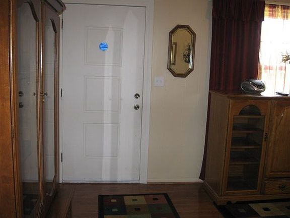 5th image of 105 11th St NE