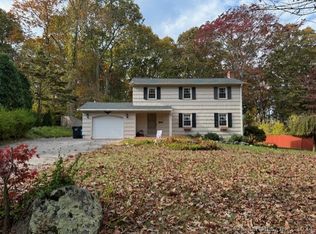 41 Norman Dr, Gales Ferry, CT 06335