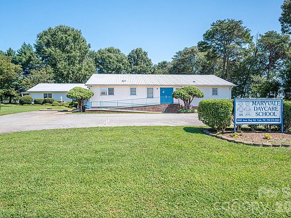 3rd image of 2482 June Bug Rd