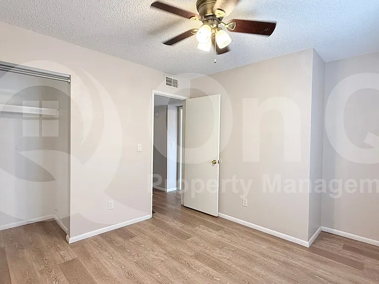 24 E 14th St #2 — Photo 8