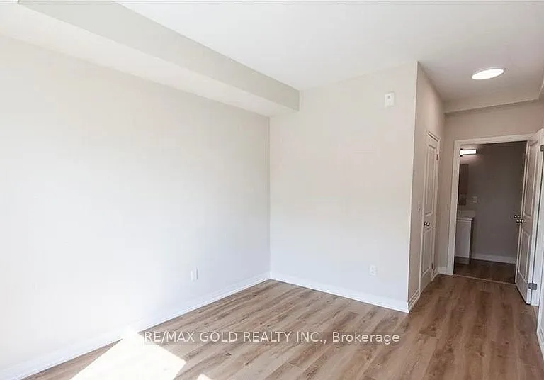 50 Herrick Ave — Photo 17