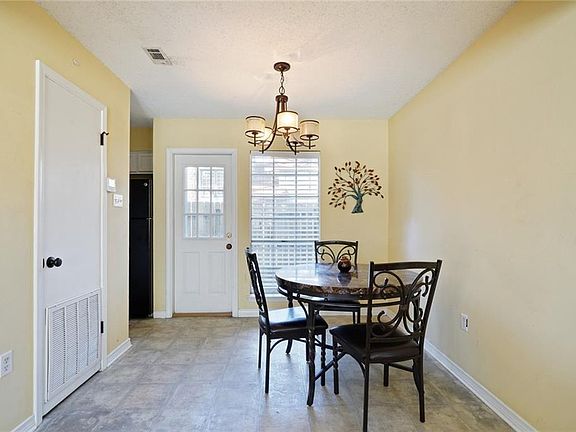 5th image of 444 Cedarwood Dr