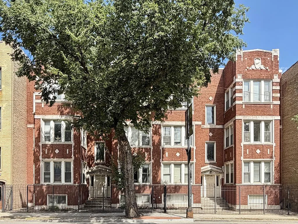 Appealing 3 Bed, 1 Bath at Ridge +Glenwood (Edgewater) — Photo 1