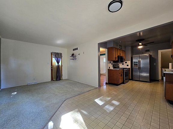 3rd image of 6595 Montevista Dr