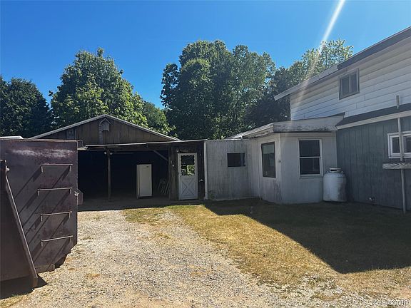 2nd image of 3594 N Lapeer Rd