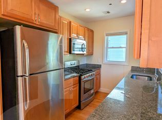 144 Holland St #3, Somerville, MA 02144