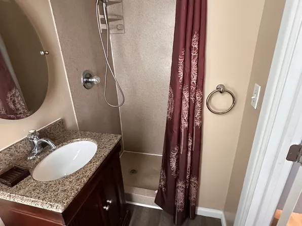 83 Centre Avenue image 8 of 9