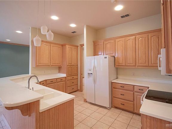 5th image of 1605 Lila Beth Ln