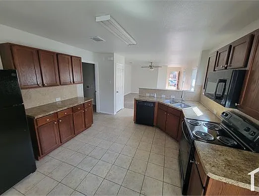 9013 Sun Haven Way — Photo 16