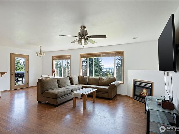 5th image of 1057 Coho Lane