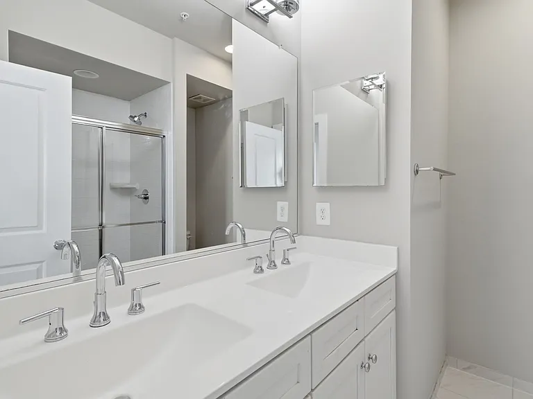 14566 Lake Vista Dr — Photo 18