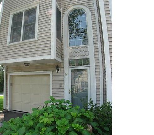 2nd image of 74 Bywatyr Ln Unit 74