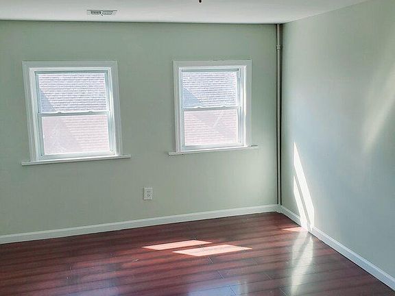 4th image of 12-20 Lanark Ave APT 3R