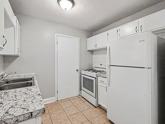 3rd image of 5306 Regent Way