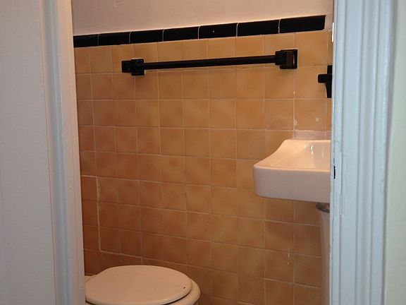 4th image of 4707 41st St #2G