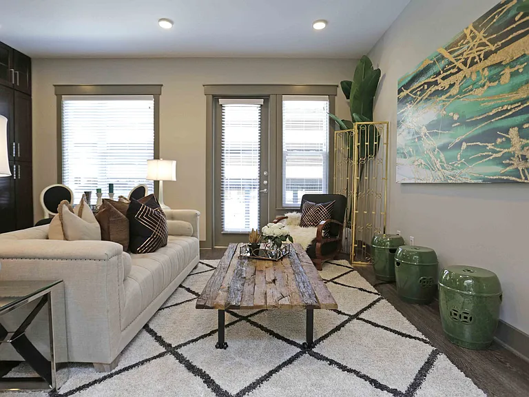 Mirasol Park Lane — Photo 16