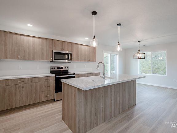 4th image of 236 Caribou Ct
