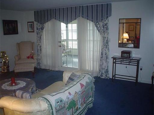 5th image of 5 Essex Green Ln