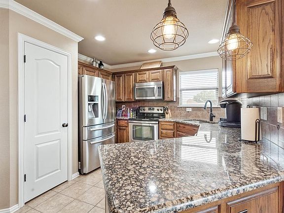 2nd image of 505 Zachary Dr