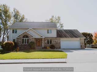 1803 Bass Rd, Grand Island, NE 68801