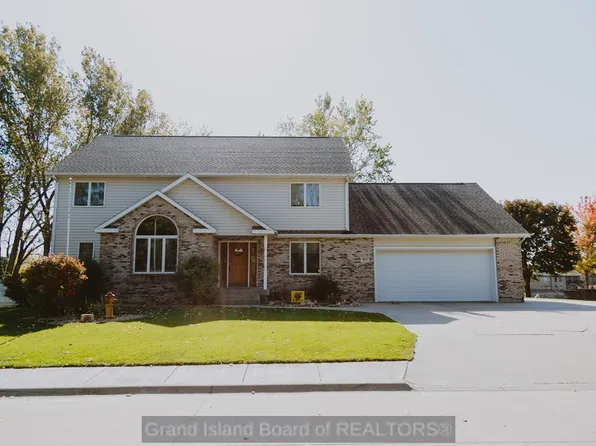 1803 Bass Rd, Grand Island, NE 68801