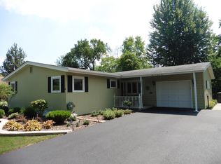 107 E Berkshire Ln, Mount Prospect, IL