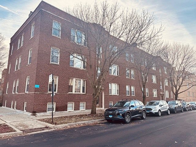 1st image of 3039 W Belle Plaine Ave #Gu2