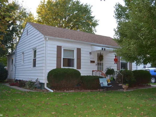2225 S 3rd St, Burlington, IA 52601